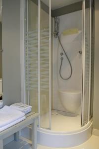 Hotels Hotel Les Chevaliers : photos des chambres