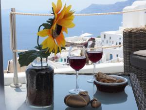 Aqua & Terra Traditional Cave Houses Santorini Greece