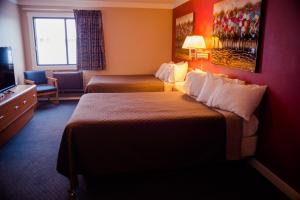 Deluxe Queen Room room in The Washburn Inn