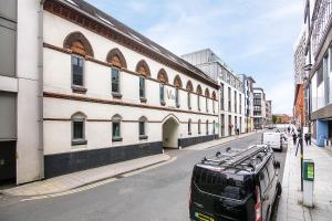 AJY Birmingham City Centre Viva Apartment