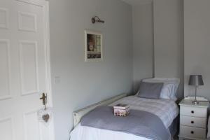 5 mins walk to Carrick - Sleeps 12 - Off road parking - Modern house