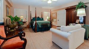 Deluxe Double Room room in Choctaw Hall Bed & Breakfast