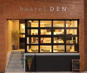 hostel DEN