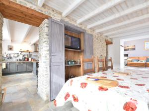 Maisons de vacances Beautifully refurbished authentic home in a quiet village bordering the coast : photos des chambres