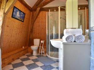 Maisons de vacances Cozy Holiday Home in Coux et Bigaroque with a Private Pool : photos des chambres