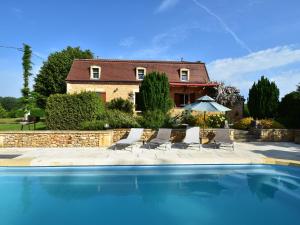 Maisons de vacances Cozy Holiday Home in Coux et Bigaroque with a Private Pool : photos des chambres