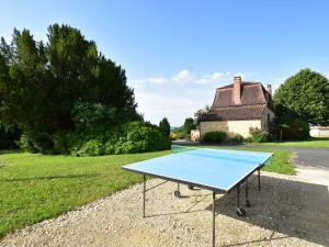 Maisons de vacances Cozy Holiday Home in Coux et Bigaroque with a Private Pool : photos des chambres