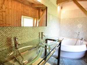 Maisons de vacances Cozy Holiday Home in Coux et Bigaroque with a Private Pool : photos des chambres