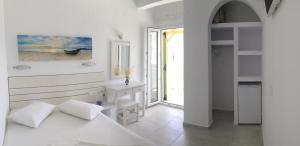 Aegeo Inn Antiparos Greece