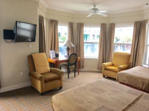 Quadruple Room - Disability Access room in Americas Best Value Inn & Suites - SoMa