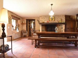 Maisons de vacances Superb Holiday Home in Busse with Swimming Pool : photos des chambres