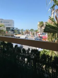 Les cigales de la mer Place de la libération - Le Grau-du-Roi