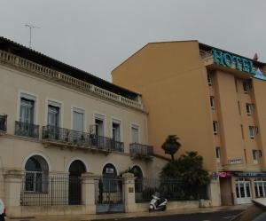 Appartements T3 avec TERRASSE avec VUE EXCEPTIONNELLE sur les QUAIS de SETE : photos des chambres