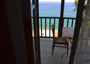 Apartment with Balcony and Sea View