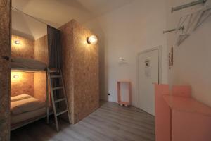 Bed in 6-Bed Female Dormitory Room room in Dopa Hostel
