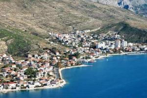 Apartments with a parking space Dugi Rat, Omis - 15417