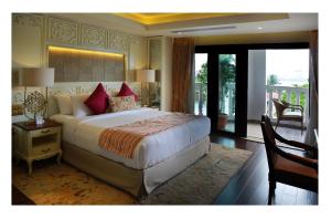 Fragrant Nature Kochi - A Five star Classified Hotel