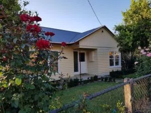 Cottage on Main - Cabbage Tree Creek