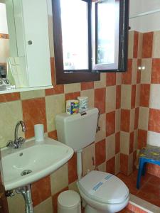 One-Bedroom Apartment (3 Adults) Ground Floor room in Pelagos Beachfront