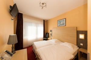 Hotels Hotel Majestic Alsace - Strasbourg Nord : Chambre Lits Jumeaux