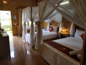 Deluxe Triple Bungalow with Garden View