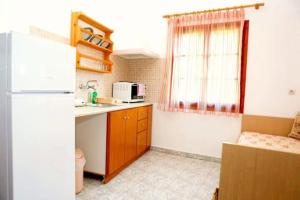 Studio (3 Adults) First floor 