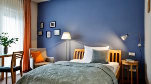 Double Room Orange (Grandlit, Queen Bed, 140-160cm wide Bed) room in BIO-Hotel Villa Orange