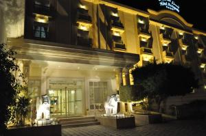 Acropole hotel, 
Tunis, Tunisia.
The photo picture quality can be
variable. We apologize if the
quality is of an unacceptable
level.
