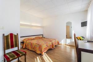 Hotels Logis Hotel Restaurant Remotel : Chambre Double ou Lits Jumeaux Standard