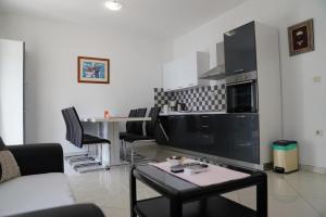 Sesar Apartments Krk - No. 2 Vinko