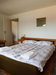 Apartment Dove with sea view and free parking