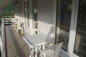 Double or Twin Room with Shower room in Hotel Yuzhanka