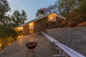 SaffronStays Inverlochy 3-BR Parsi-style villa with indoor games, bonfire & views near Lonavala
