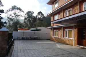 Altius Nest Hotel