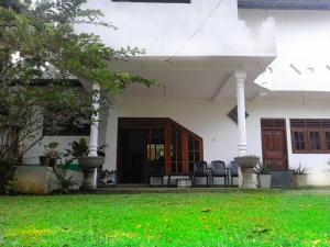 Smart Holiday Inn