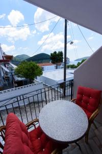 Oasis 2 Skopelos Greece