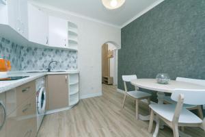 Софии Русовой 7