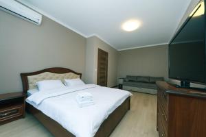 Софии Русовой 7, 13