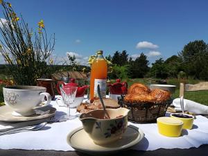 Sejours a la ferme La Ferme Constantin : Chambre Double ou Lits Jumeaux Standard - Vue sur Jardin