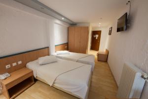 Twin Room room in Thomas Beach Hotel