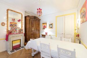 Veeve - Painting the Streets of Pigalle