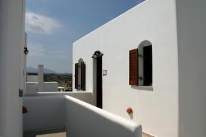 Niriides Studios Milos Greece