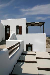 Niriides Studios Milos Greece