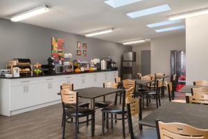 Travelodge by Wyndham Edmonton Airport