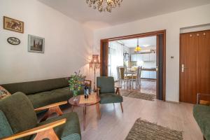 Unique Beachfront APT with Garden & Grill, near Trogir