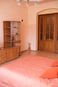 Apartment near St. Elizabeth Church