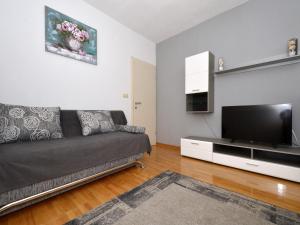 Apartments Uljevic-close to the beach