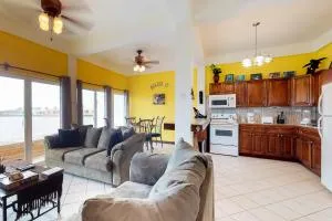 Suite F101 Mara Laguna - San Pedro