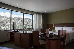 Suites Camino Real
