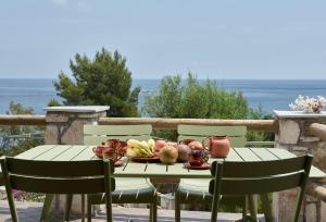 Lithalona Villas & Houses